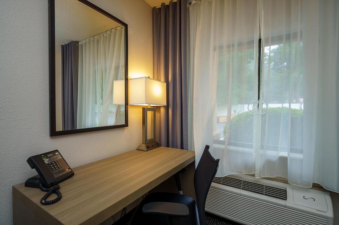 Wingate By Wyndham Brunswick Ga I-95 Hotel Buitenkant foto