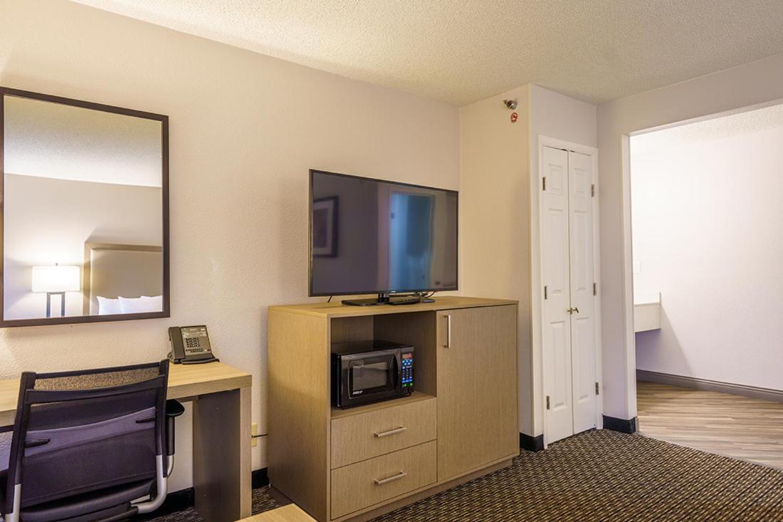Wingate By Wyndham Brunswick Ga I-95 Hotel Buitenkant foto