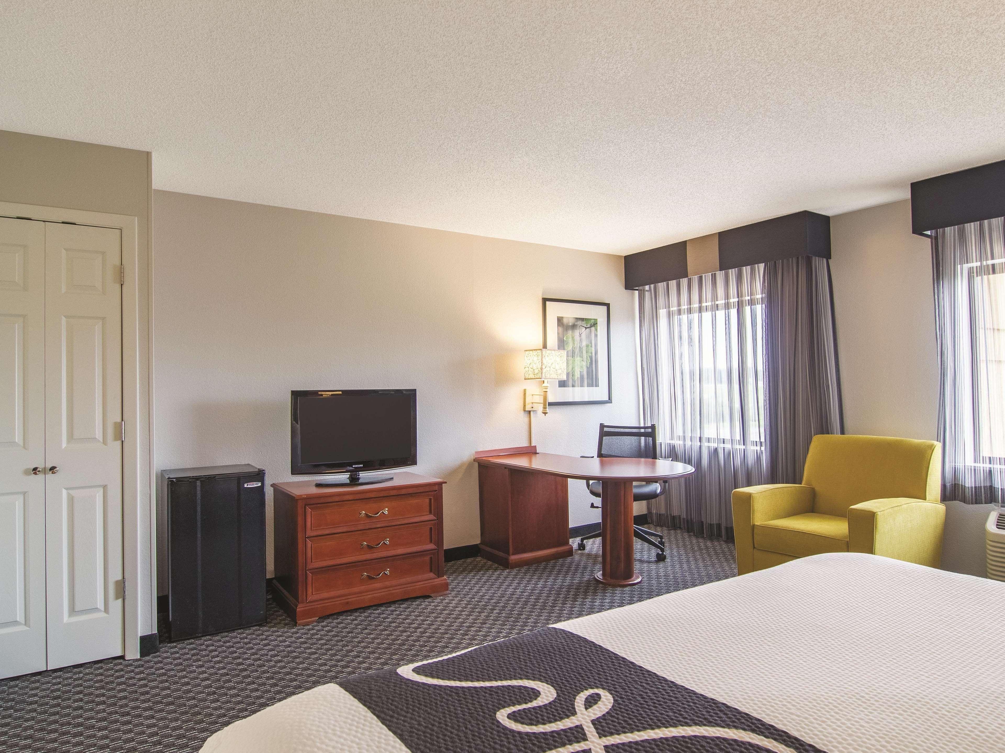 Wingate By Wyndham Brunswick Ga I-95 Hotel Buitenkant foto