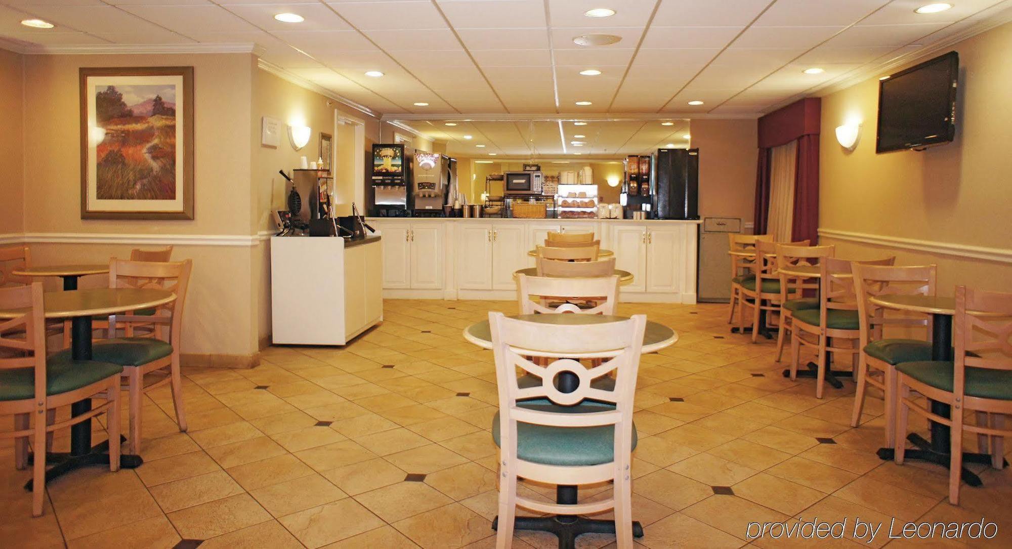Wingate By Wyndham Brunswick Ga I-95 Hotel Buitenkant foto
